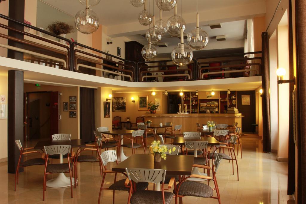 Hotel Saint Sebastien Lourdes Exteriör bild