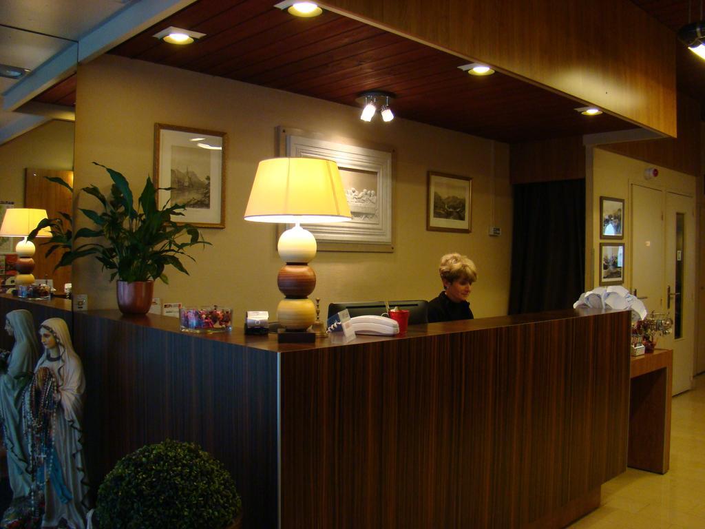 Hotel Saint Sebastien Lourdes Exteriör bild