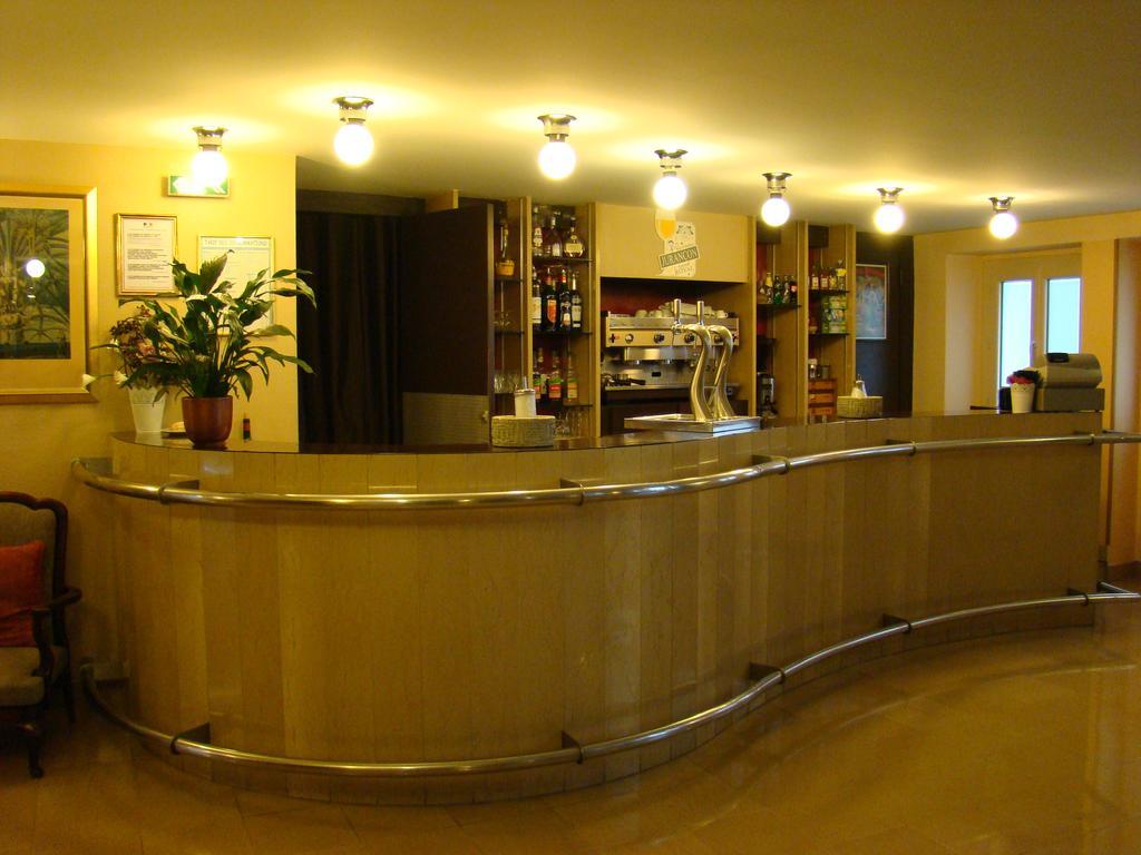 Hotel Saint Sebastien Lourdes Exteriör bild